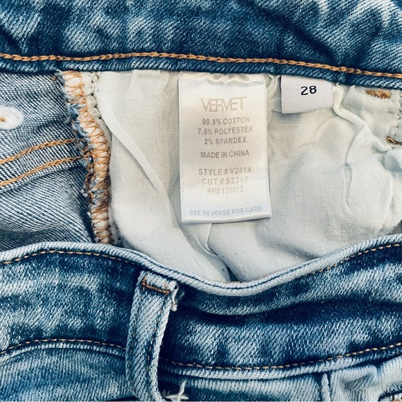 Vervet Mid-Rise Boot Cut Distressed Denim. Size 28 - Picture 4 of 5